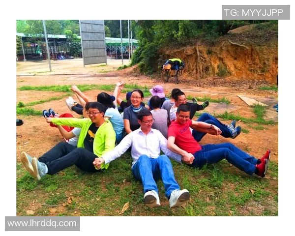 南京攀岩队心理素质揭秘：挑战自我与团队协作的完美结合