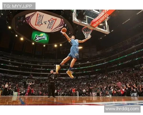 篮球十佳球集锦 精彩瞬间回顾 揭开最震撼的扣篮与绝杀时刻